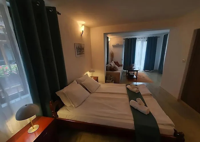 Dvata Smurcha - Free Parking 아파트 반스코